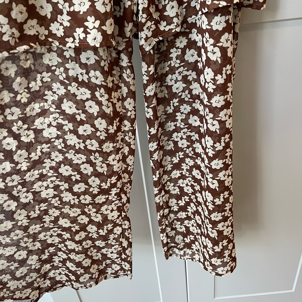 Urban Outfitters Inge Chiffon Plunge Tiered Ruffle Jumpsuit Floral Brown Boho XS - Picture 5 of 12